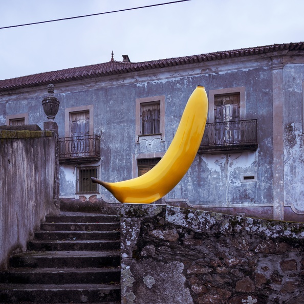 banana_yellow_stairs.jpg