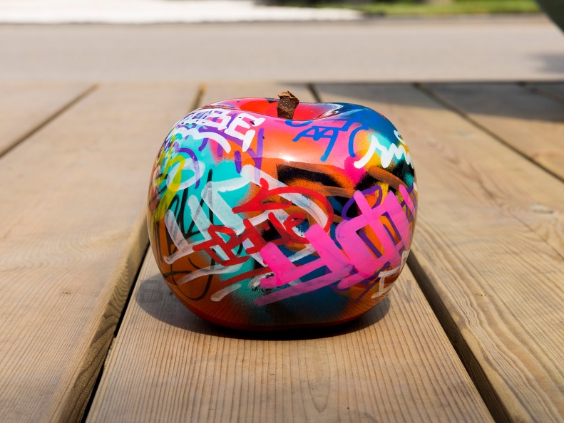 apple graffitimediumplus2