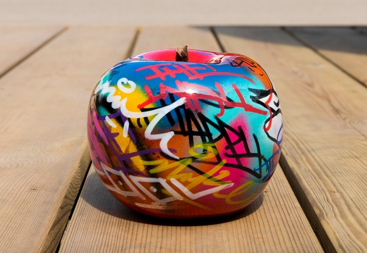 apple graffitimediumplus4