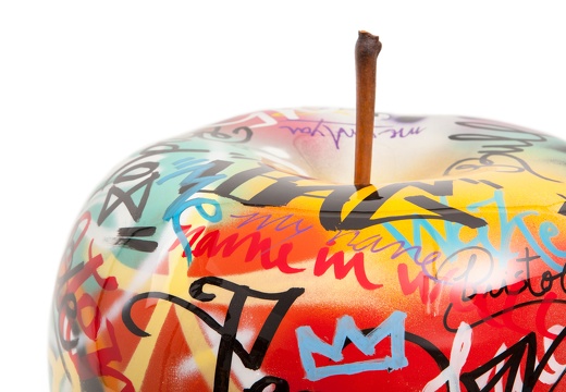 apple graffiti closeup3